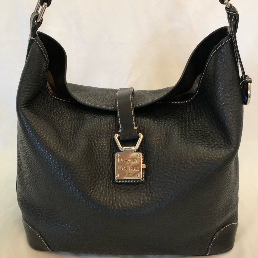 ⭐️ Black Leather Dooney & Bourke Hobo Bag ⭐️