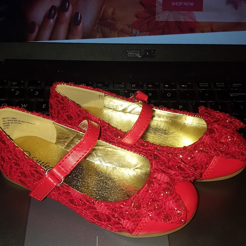 NIB Little Angel Size 7 Red shoes