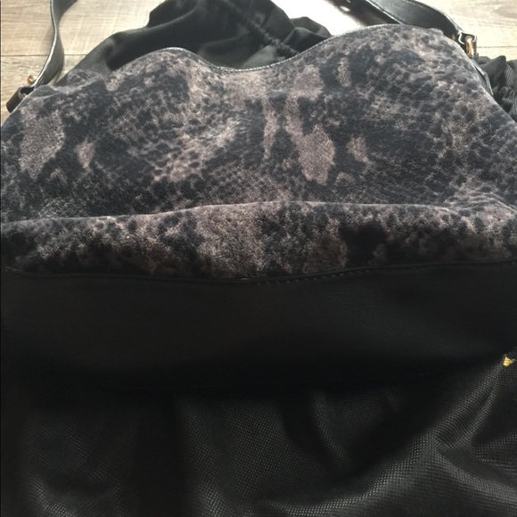 JUICY COUTURE LARGE CIARA WILD THINGS SNAKE  HOBO - Picture 8 of 8