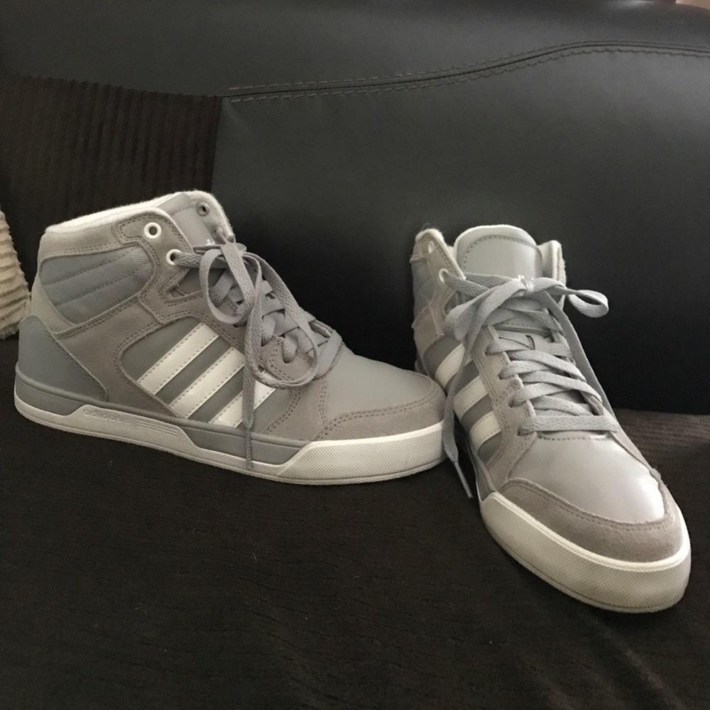 Adidas NEO hightop sneaker kids size 6 = woman's 7