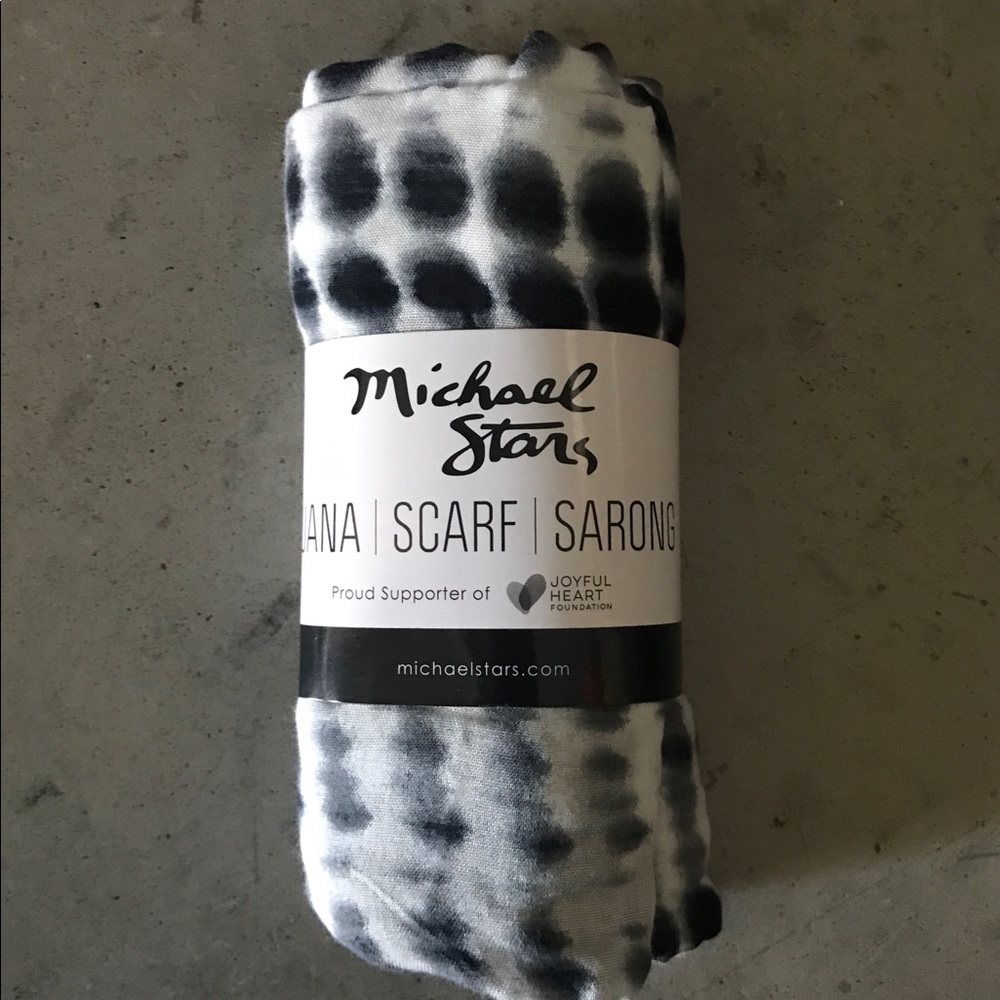 NWT Michael Stars Scarf
