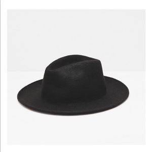 Brown Zara Men’s Felt hat!