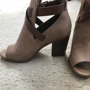 Cute open toe booties! Perfect for the fall season