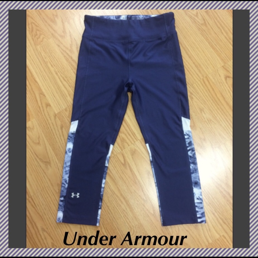 Under Armour crops size small - Picture 1 of 3
