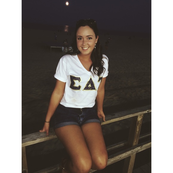 •• Meet Me! •• - Picture 4 of 4