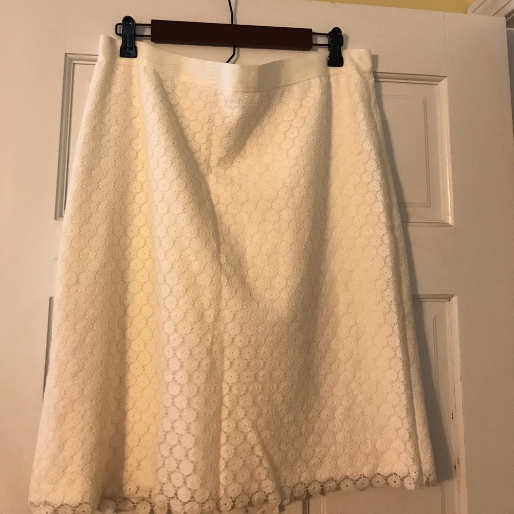 Ladies loft short skirt 👚