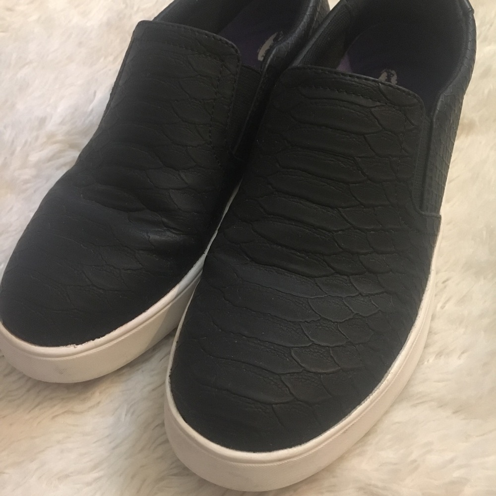 Dr.Scholls Black slip on sneakers