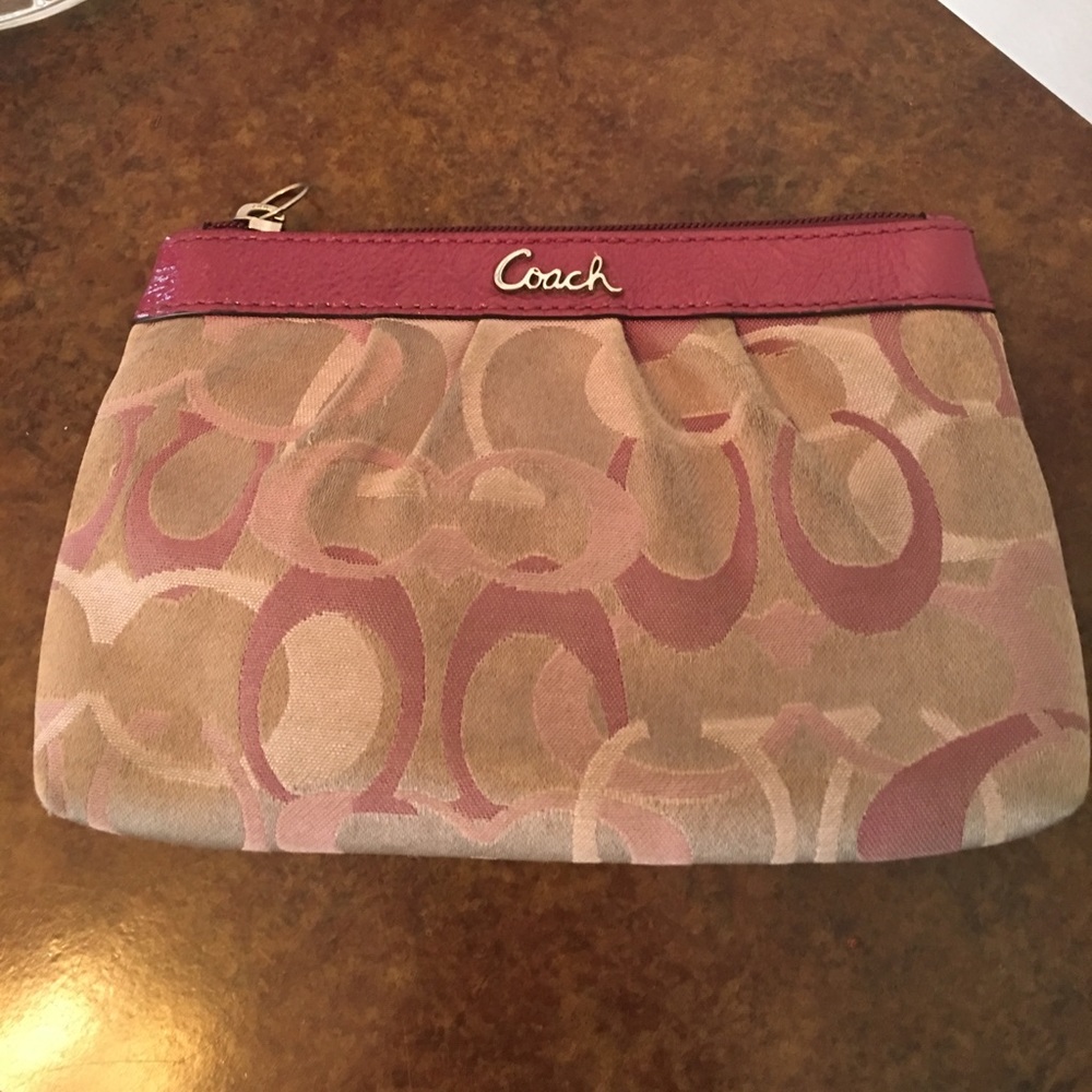Coach Pouch - Picture 2 of 6