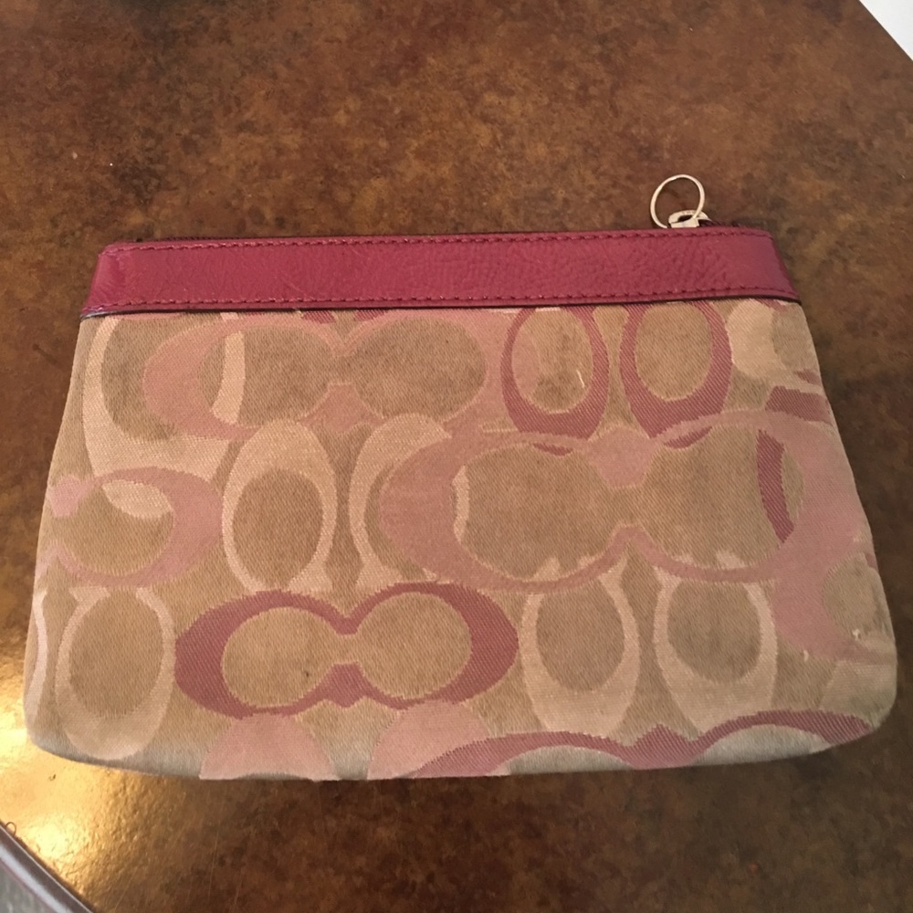 Coach Pouch - Picture 3 of 6