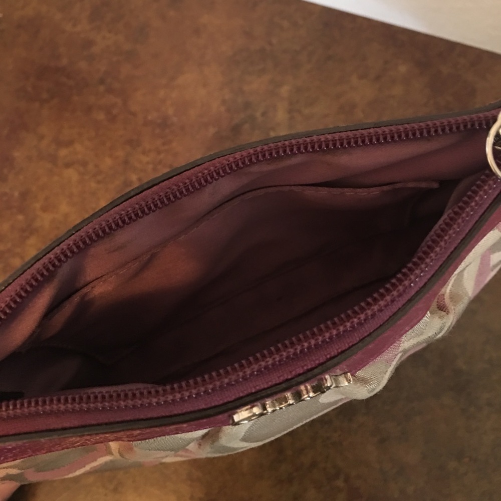 Coach Pouch - Picture 4 of 6