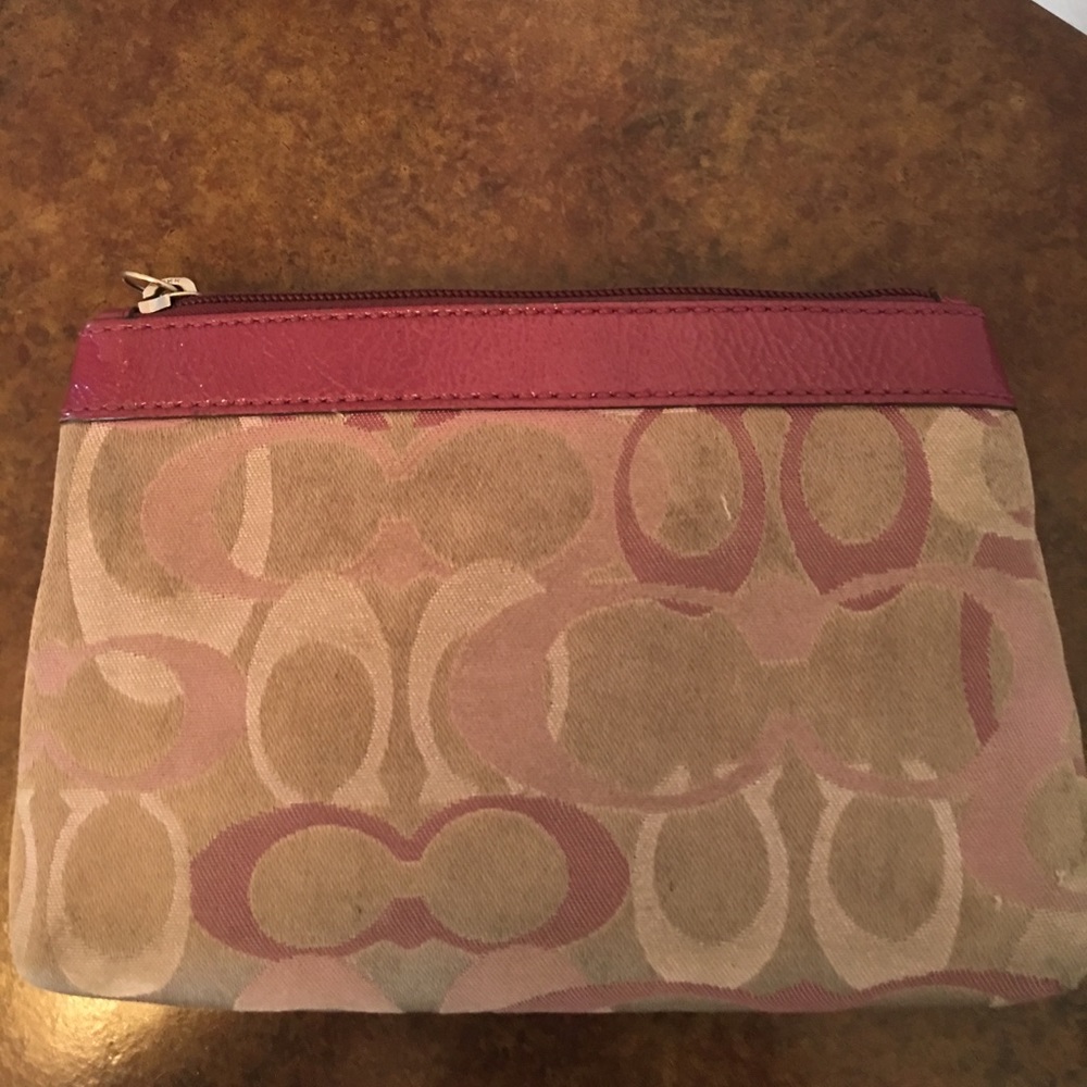 Coach Pouch - Picture 6 of 6