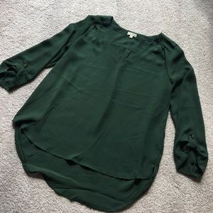 Like new hunter green 3/4 sleeve top. Size L.