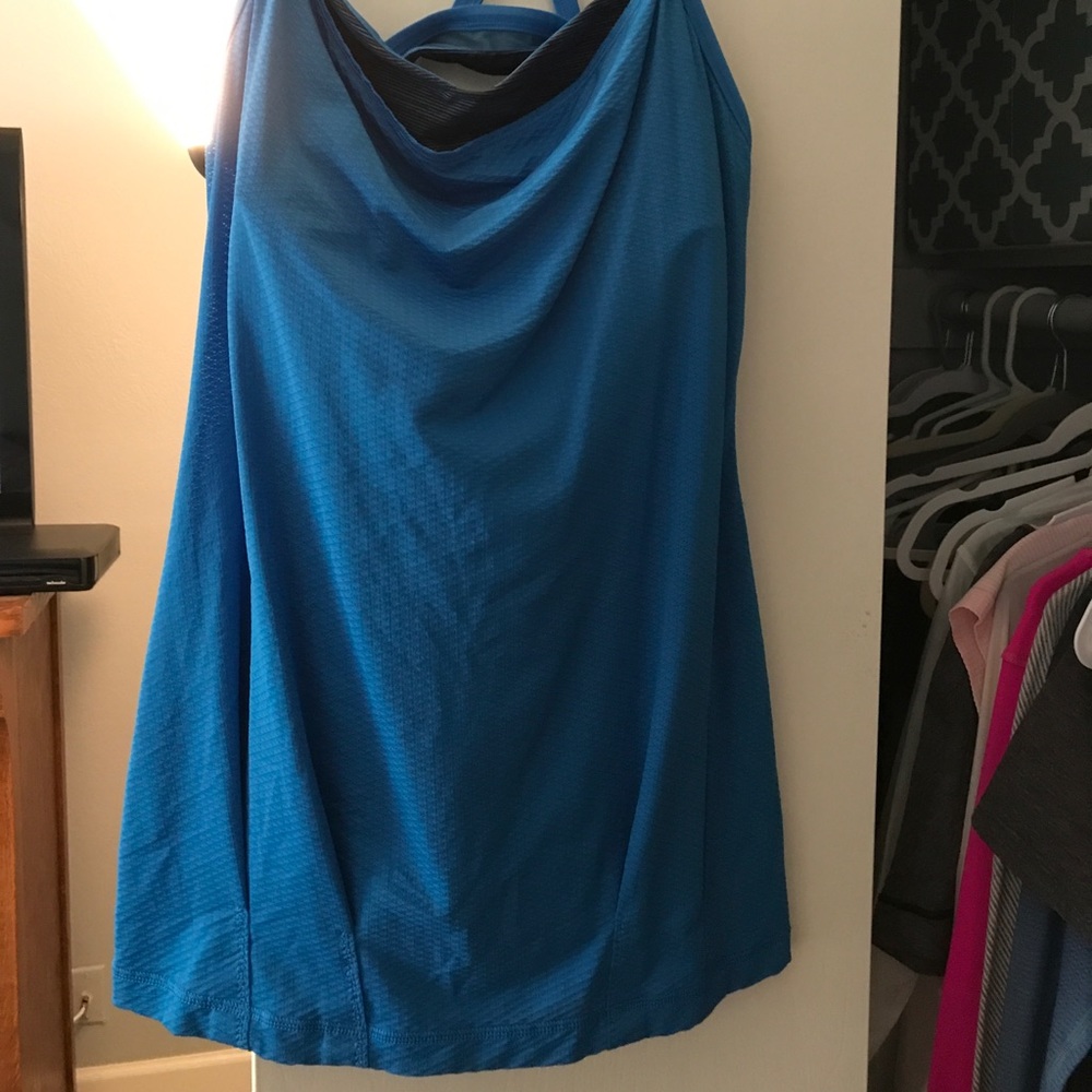 Lululemon tank with bra inside size 8