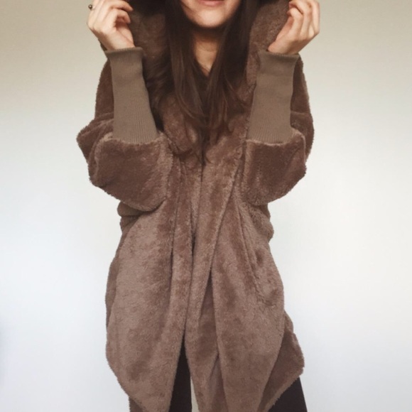 🌟NWT Hooded Faux Fur Cardigan Coat🌟 - Picture 2 of 8