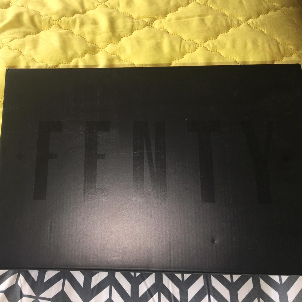 Rihanna FENTY Velvet Creepers (black)