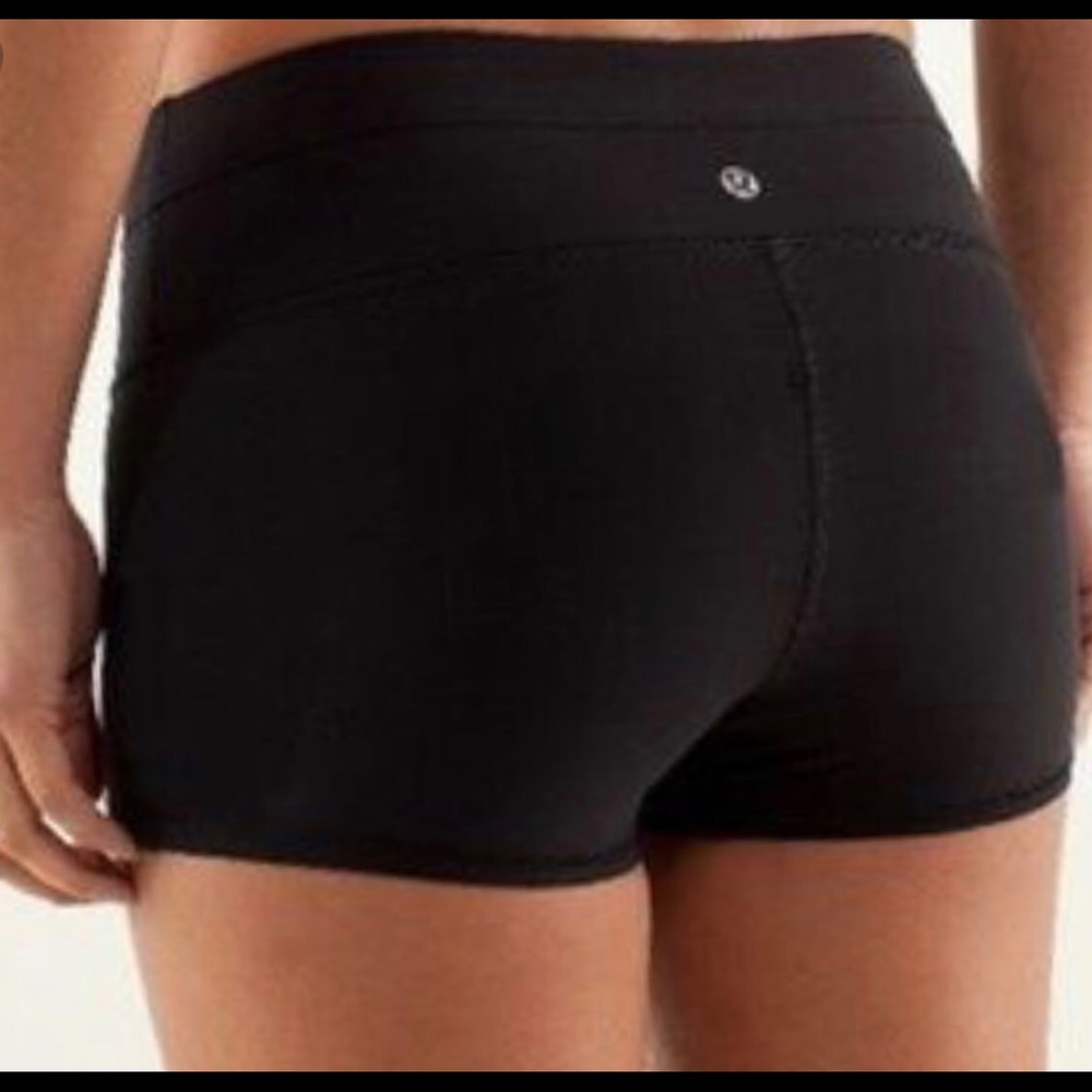 Lululemon wonder under super short