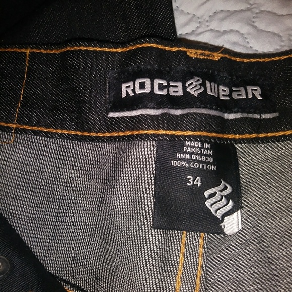 Men's Rocawear shorts - Picture 2 of 2