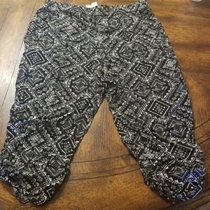 Mossimo Supply Co. Pants - Mossimo cropped joggers Mossimo Supply Co. Pants - Mossimo cropped joggers
