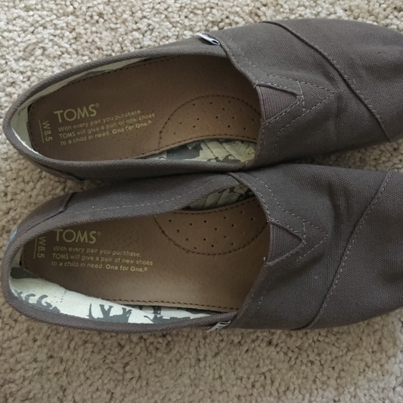 8.5 Gray Toms Espadrilles - Picture 3 of 4