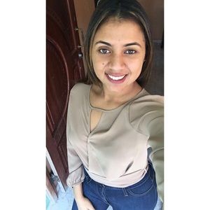 Meet your Posher, Noemi