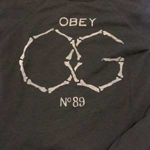Obey pullover