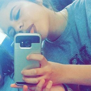 Meet your Posher, Beatriz