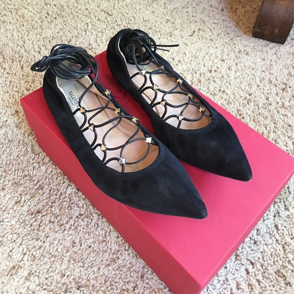 Black Valentino Lace up Rockstud flats - Picture 4 of 7