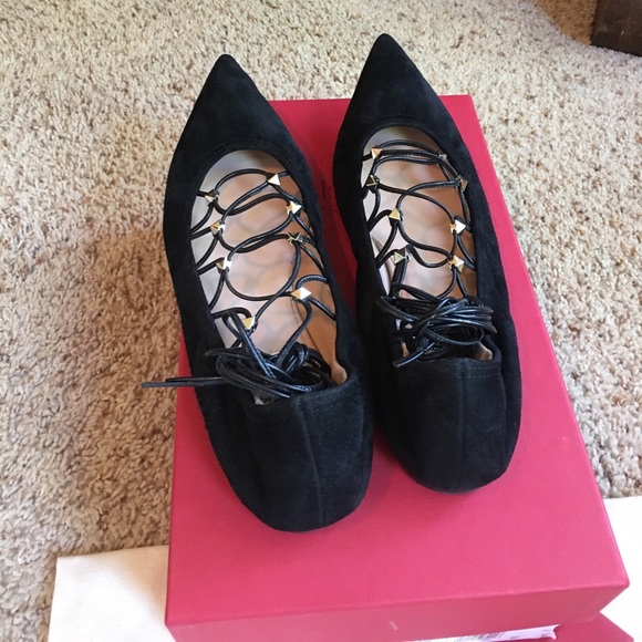 Black Valentino Lace up Rockstud flats - Picture 7 of 7