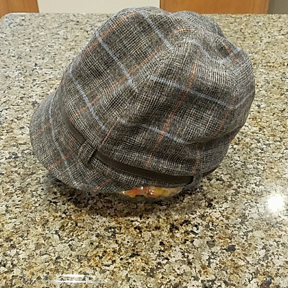 Hat - Picture 2 of 4