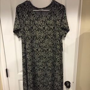 Black and White Floral Carly