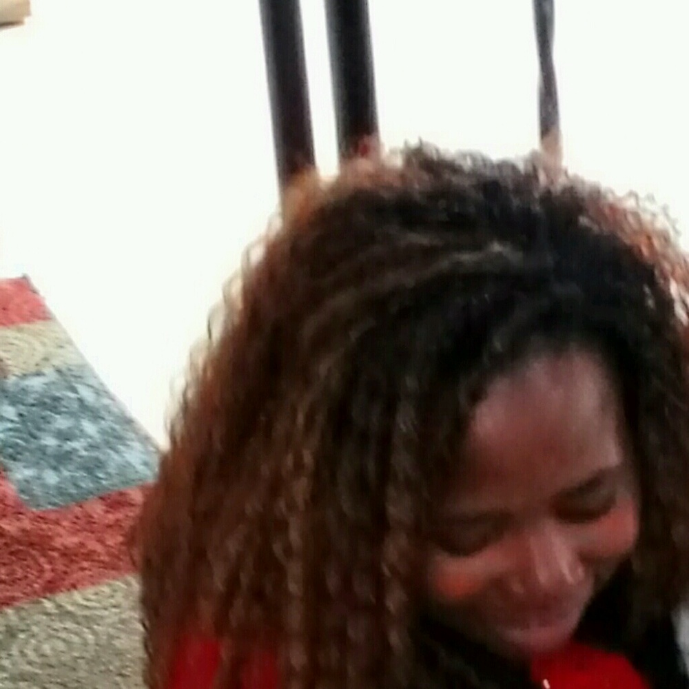 Meet your Posher, Laure