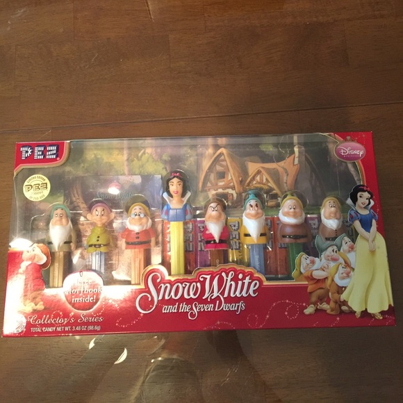 Disney Pez Dispensers Snow White & 7 Dwarfs - Picture 1 of 2