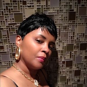 Meet your Posher, Yolanda