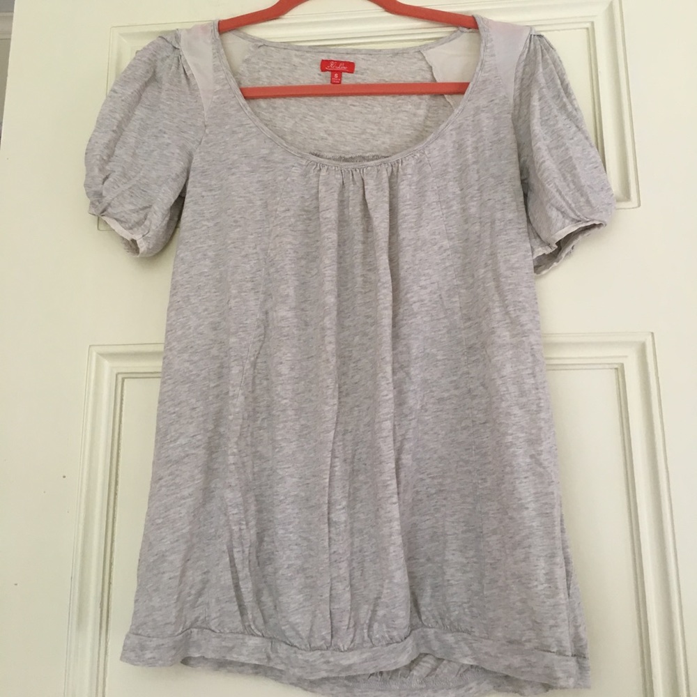 Grey t-shirt