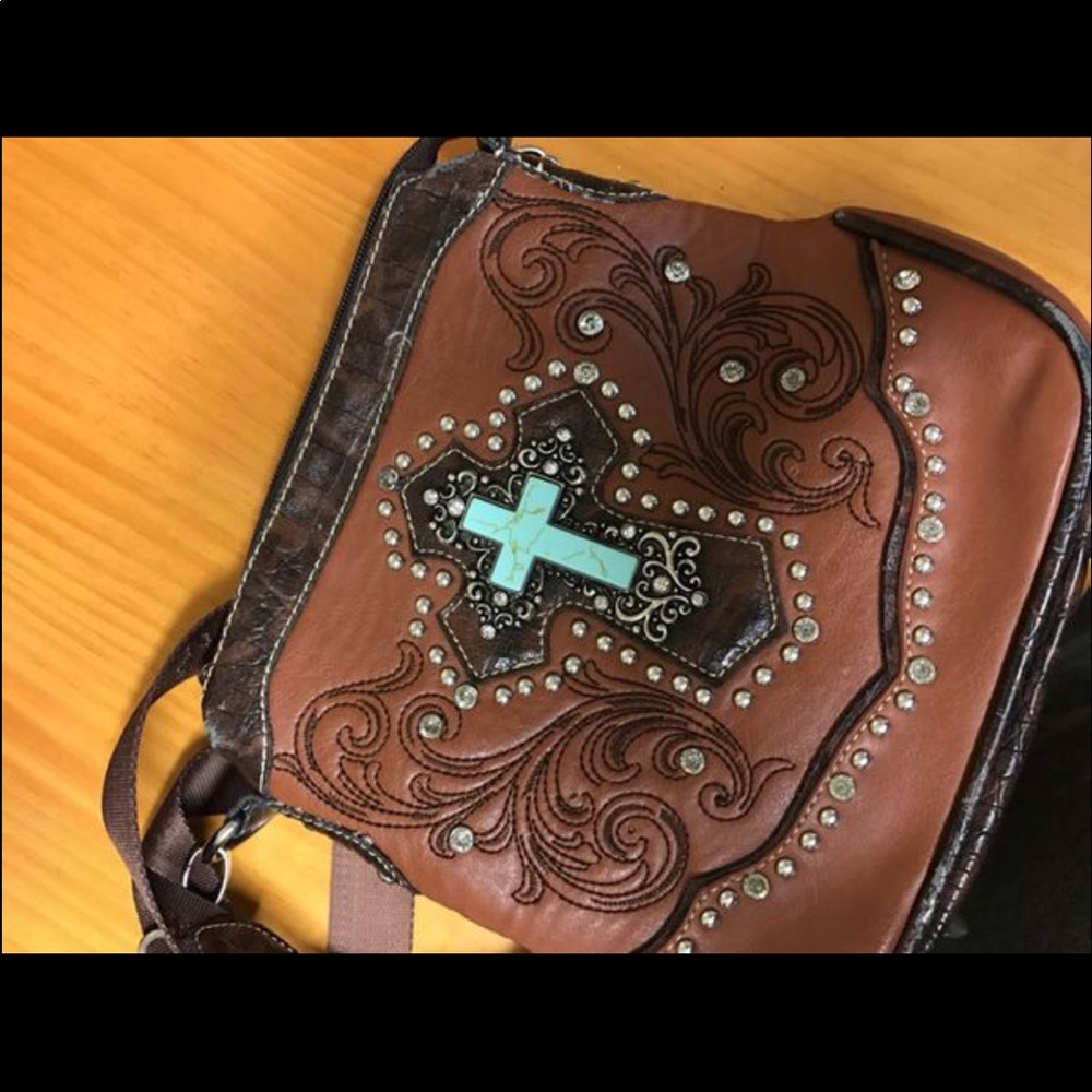 Montana west crossbody
