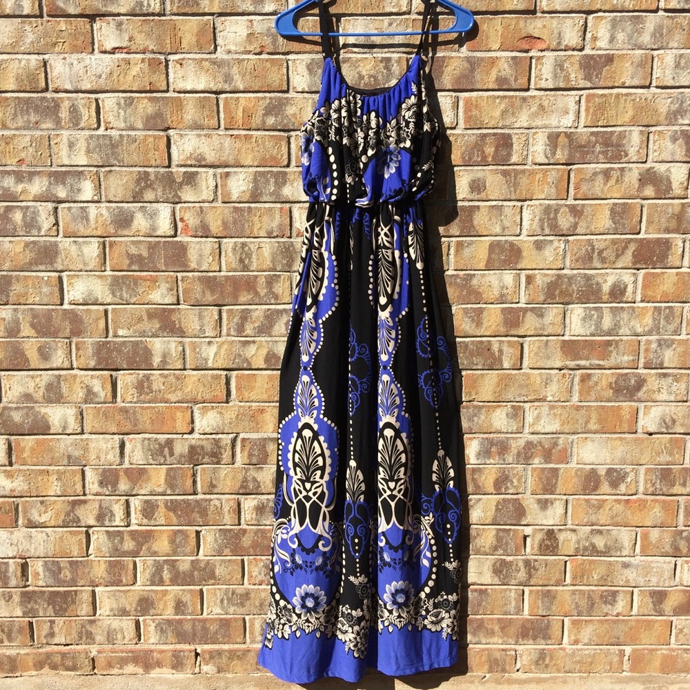 Bailey Blue maxi dress black & blue floral design