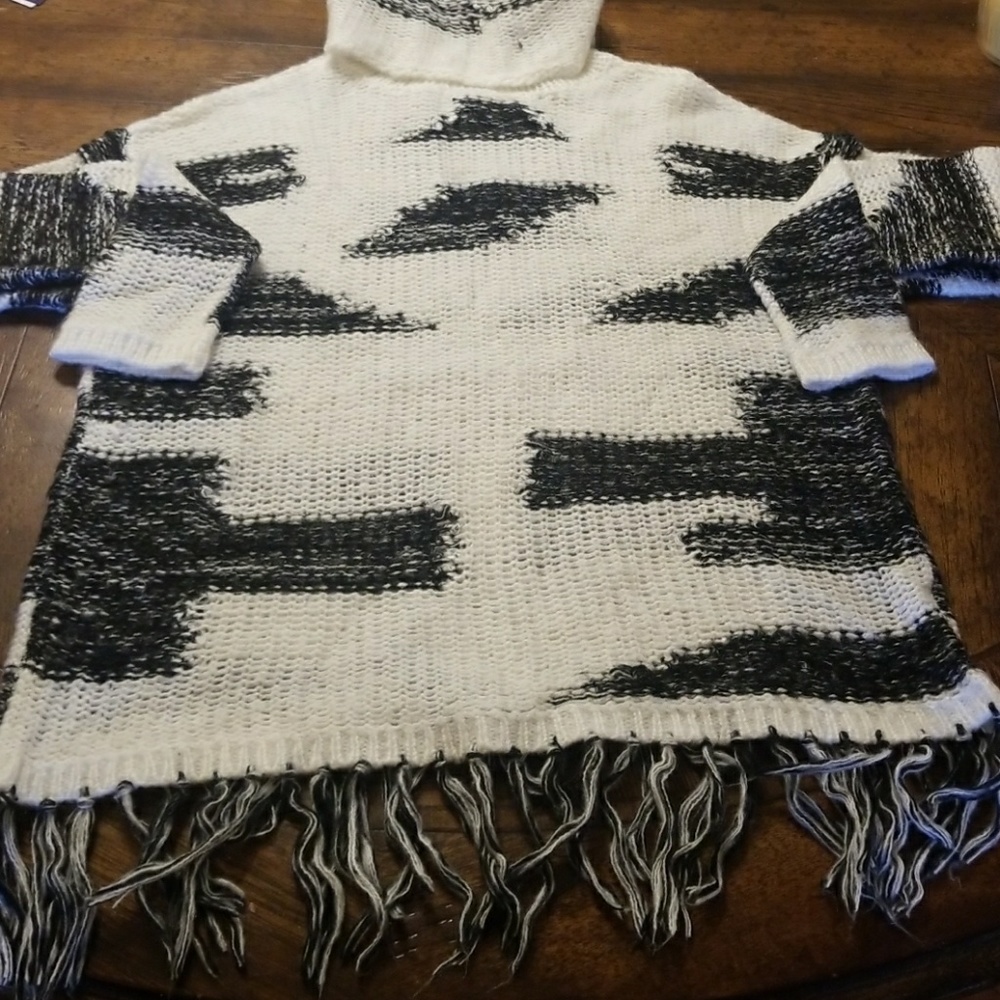 Rue 21 sweater