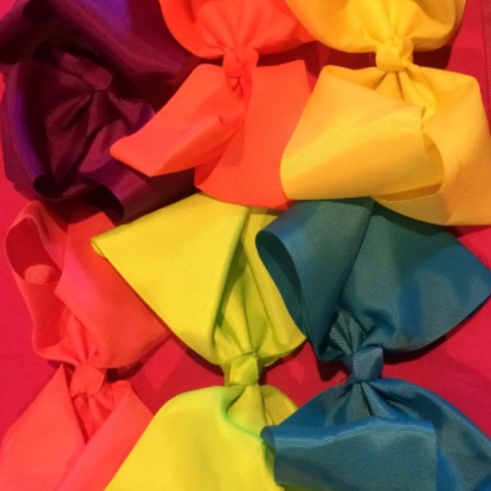 Large bows