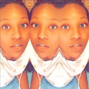 Meet your Posher, Malia