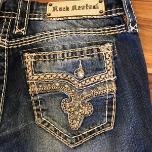 Like new Rock revival easy Capri