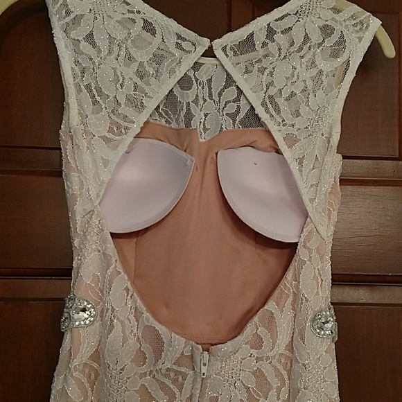 Dress - Picture 3 of 3