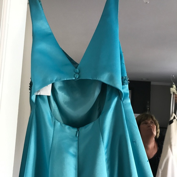 Blue formal gown size 3/4 - Picture 4 of 8