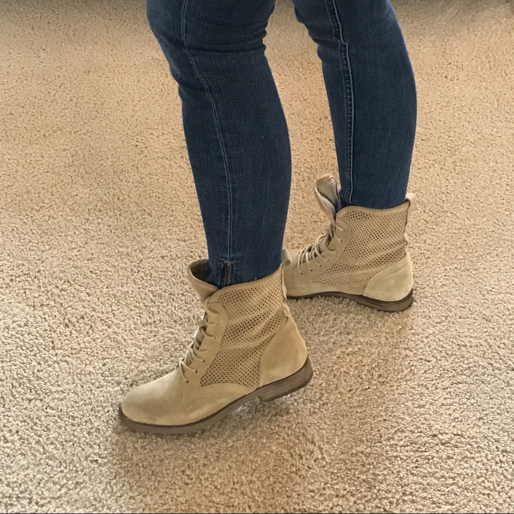 Beige Suede Bootie Round Toe Size 5 New!