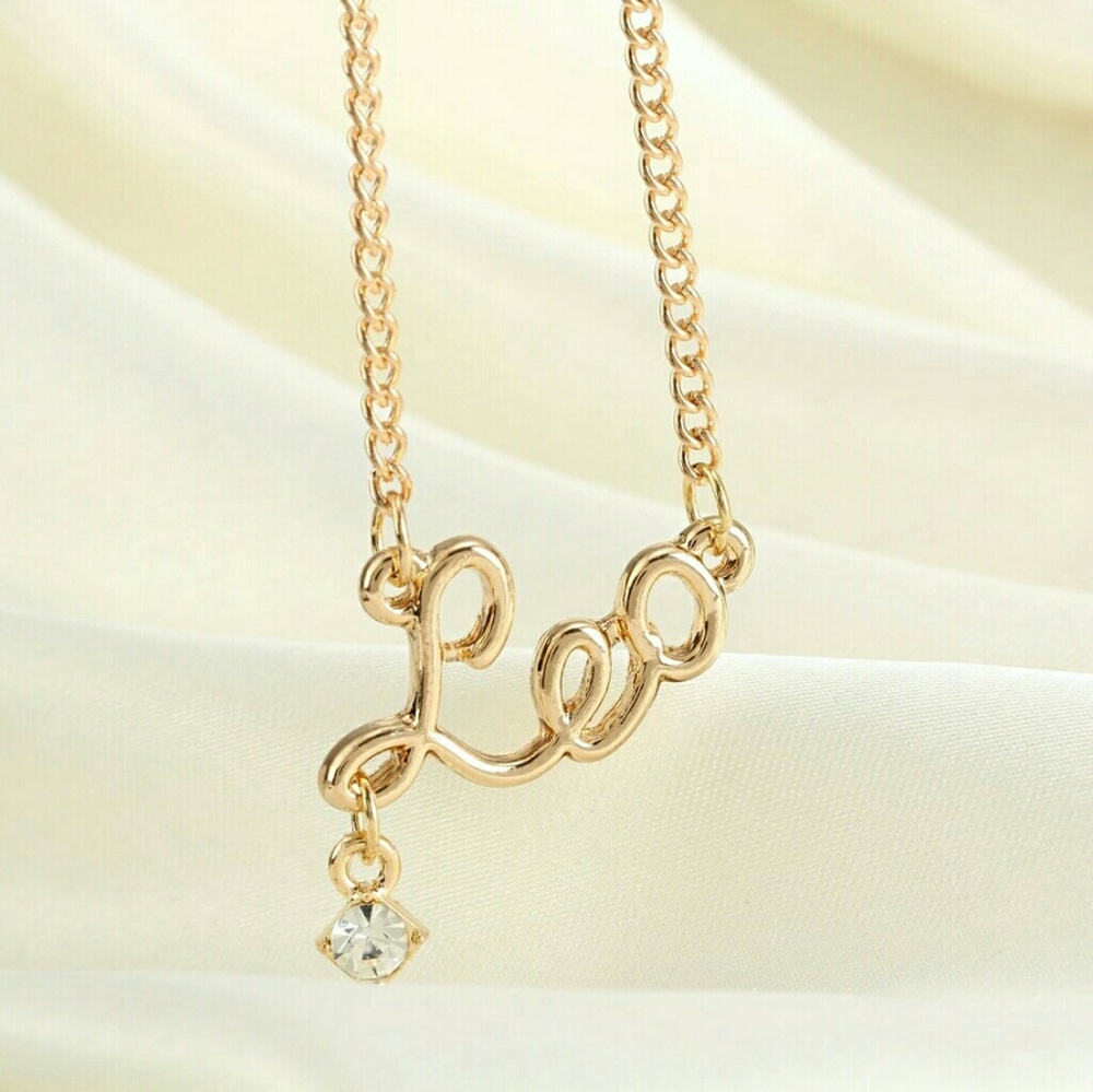 Leo necklace with rhinestone