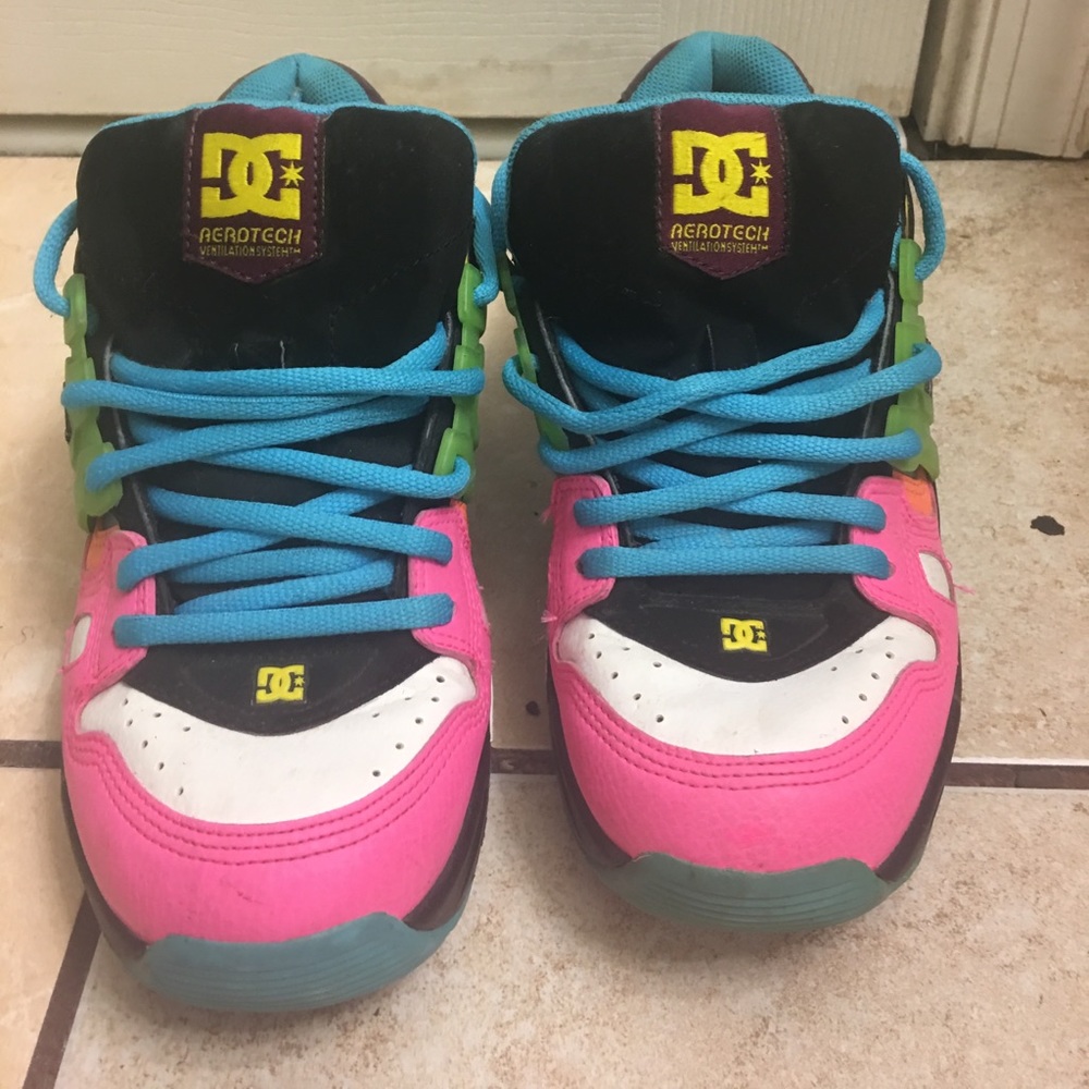 DC tennis shoe