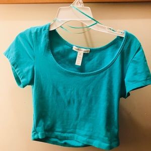 Cropped blue t shirt