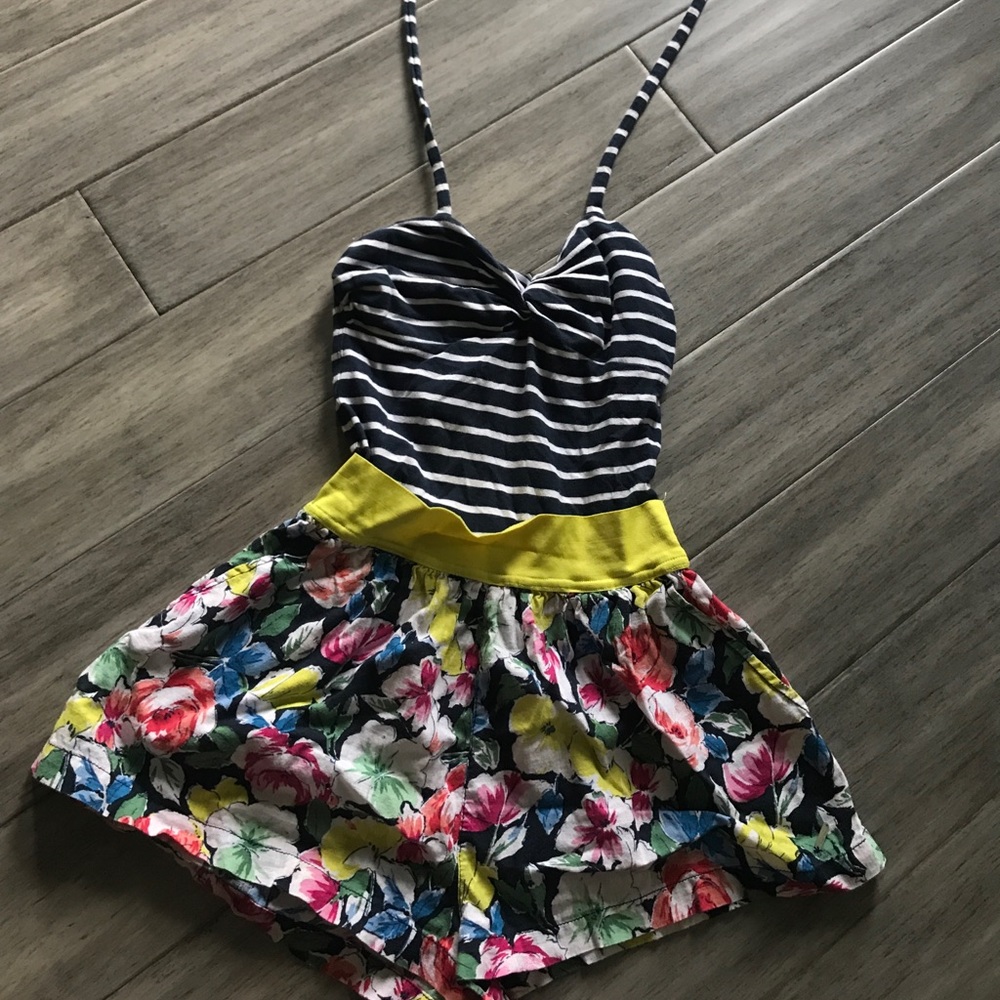 Romper - Picture 2 of 3