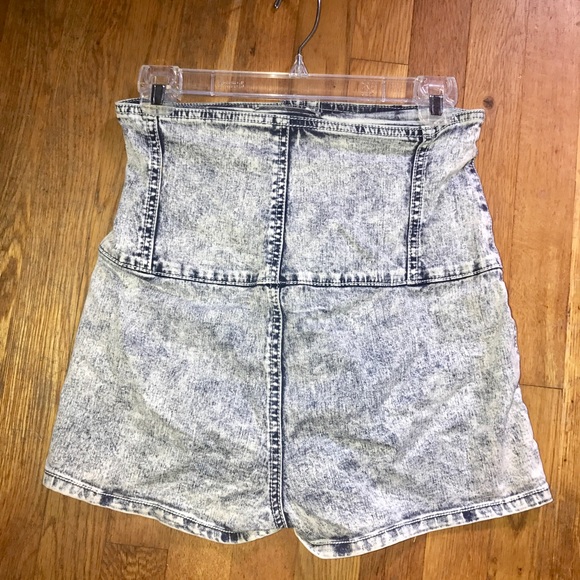 Super high-waisted shorts - Picture 2 of 2