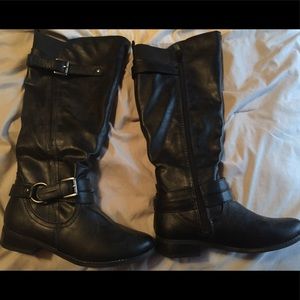 Black mid calf riding boots