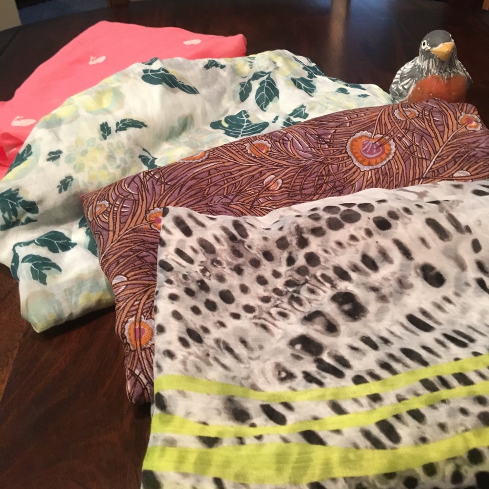 Lightweight scarves